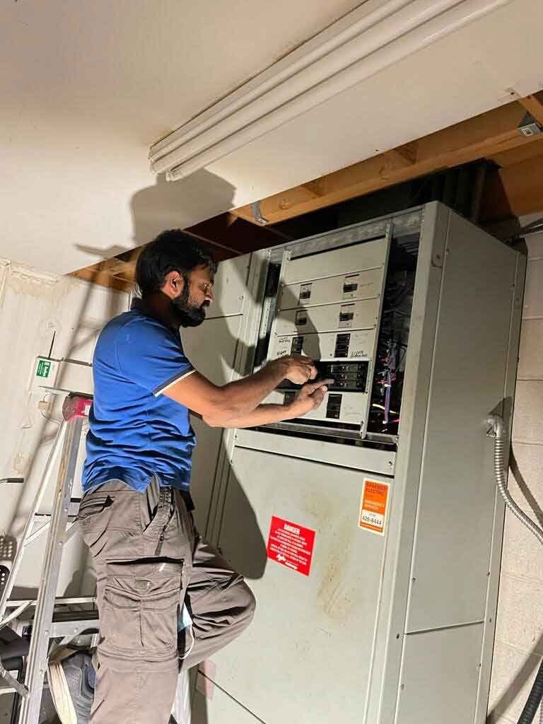 Electrical contractors gta performing their job